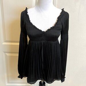 Diane von Furstenberg black top